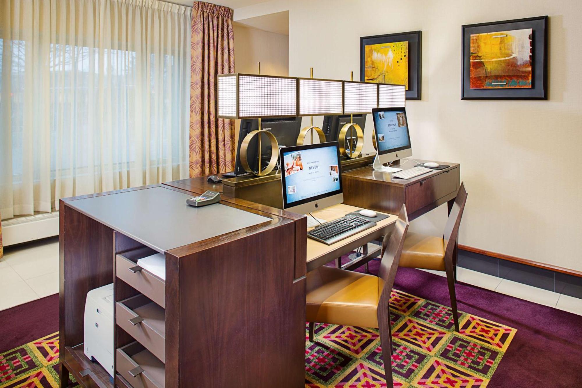 Hilton Hotel 4*