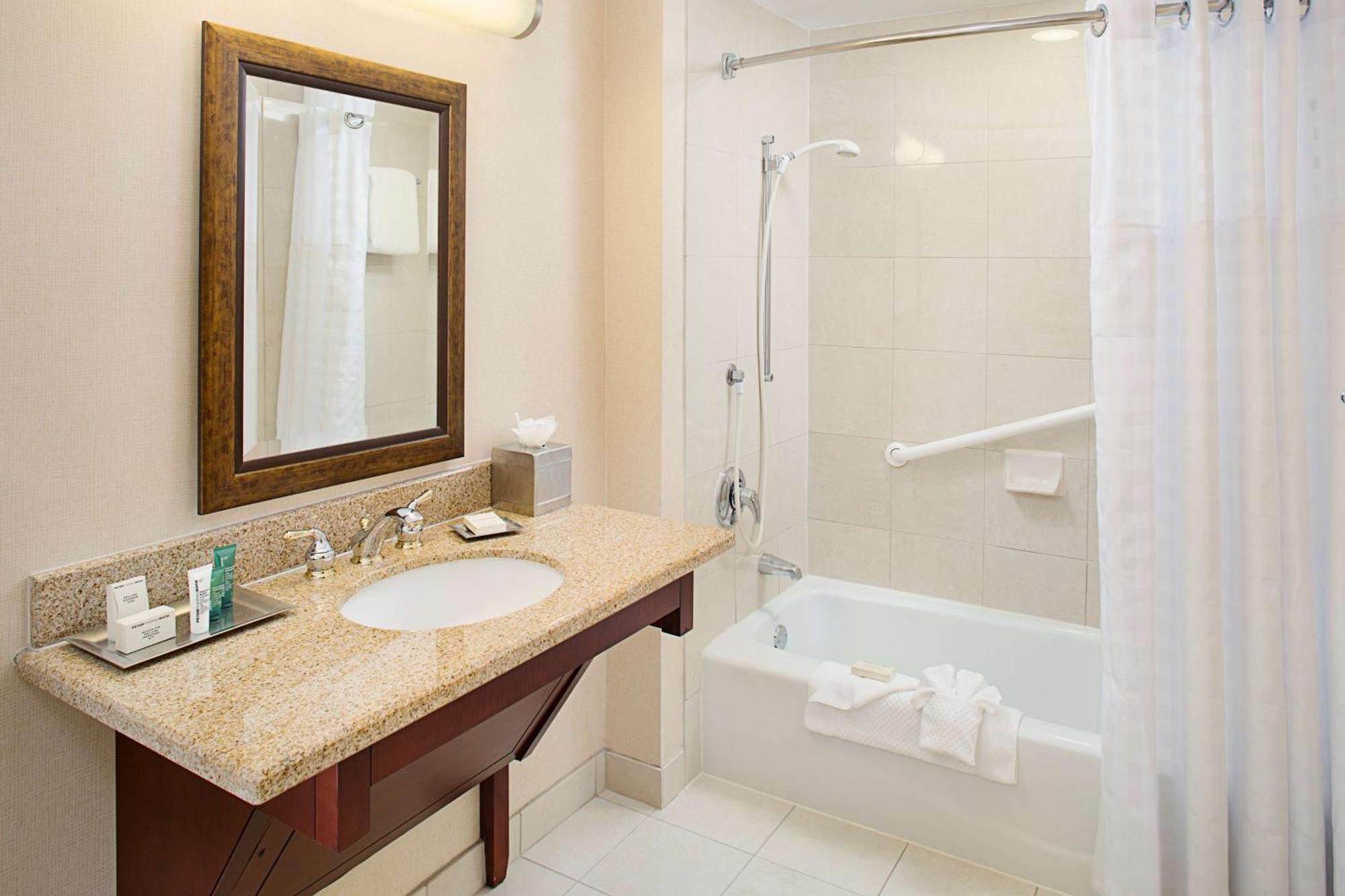 Hilton 4*